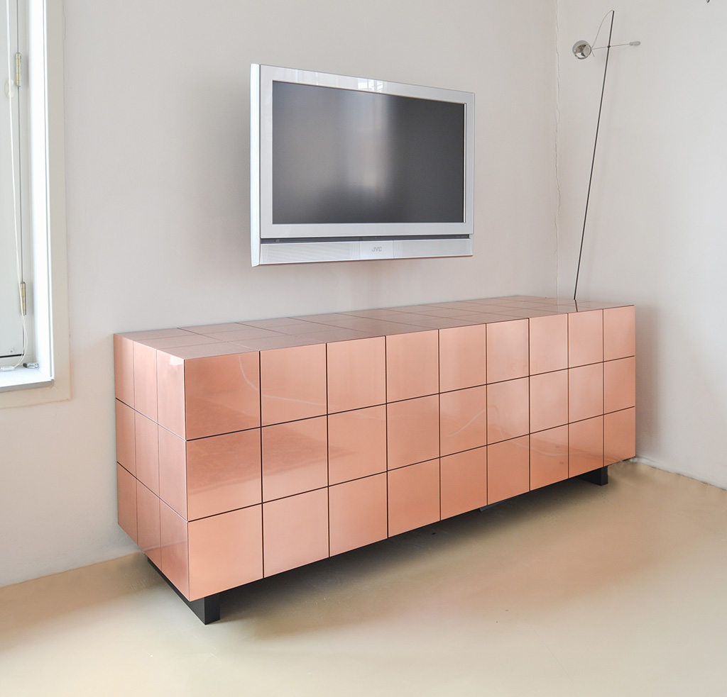 wagon hoogtepunt leg uit TV kast van koper 2.0 - Daan Mulder Interior & Furniture Design